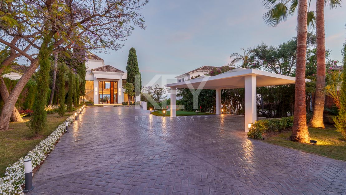 Villa contemporánea de lujo en primera línea de golf en Los Naranjos, Nueva Andalucía