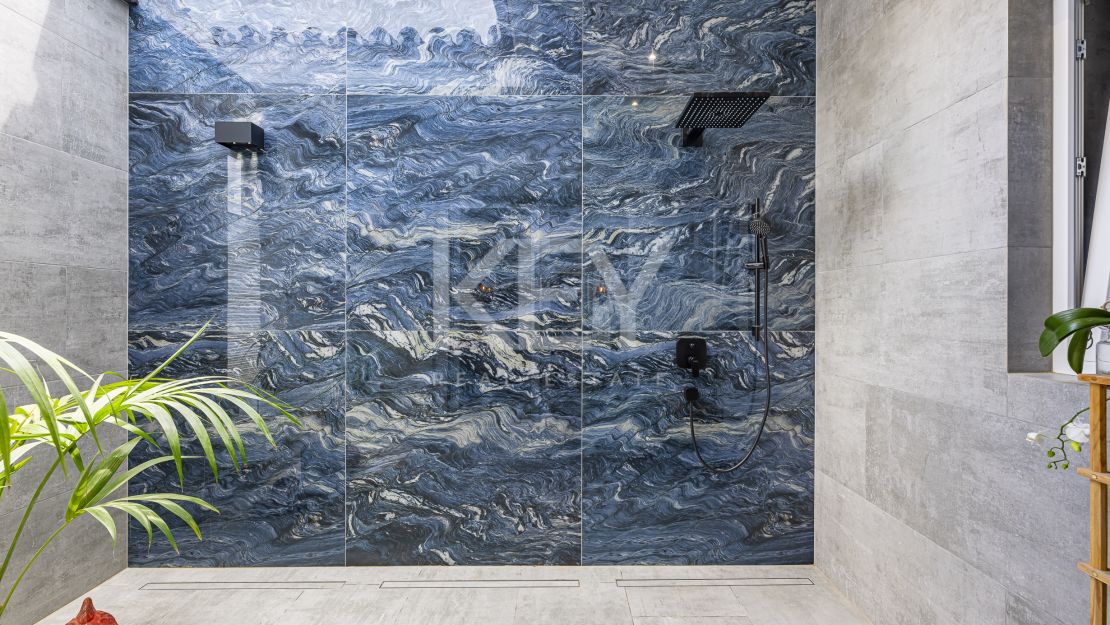 Вилла с видом на море и потенциалом для застройки в Эльвирии, Восточная Марбелья