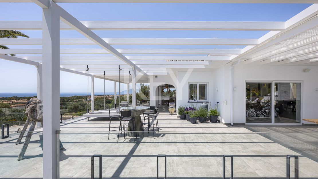 Вилла с видом на море и потенциалом для застройки в Эльвирии, Восточная Марбелья