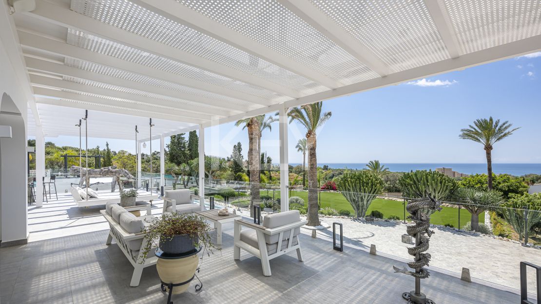 Вилла с видом на море и потенциалом для застройки в Эльвирии, Восточная Марбелья