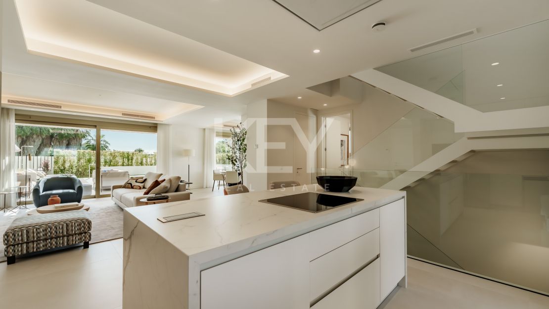 Triplex with rooftop pool and garden in Benalús, Marbella Golden Mile