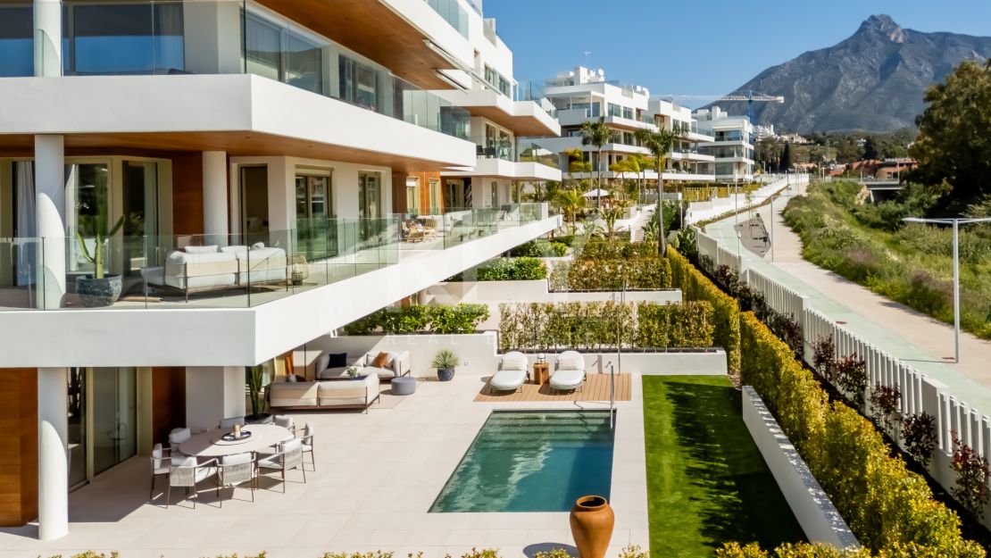 Triplex with rooftop pool and garden in Benalús, Marbella Golden Mile