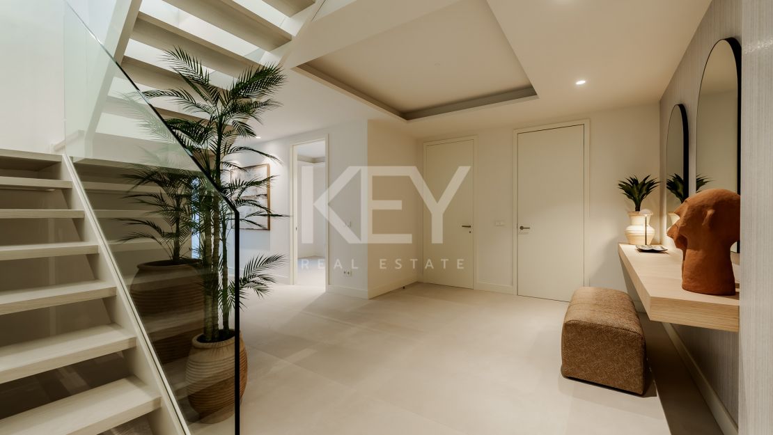 Triplex with rooftop pool and garden in Benalús, Marbella Golden Mile