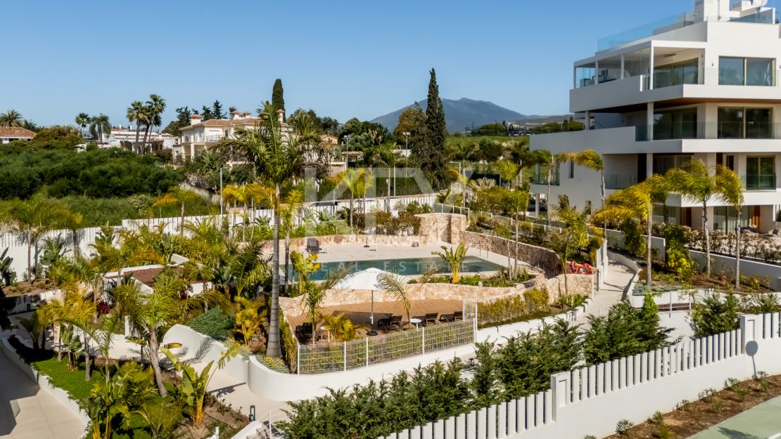 Triplex with rooftop pool and garden in Benalús, Marbella Golden Mile