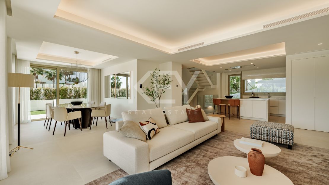 Triplex with rooftop pool and garden in Benalús, Marbella Golden Mile