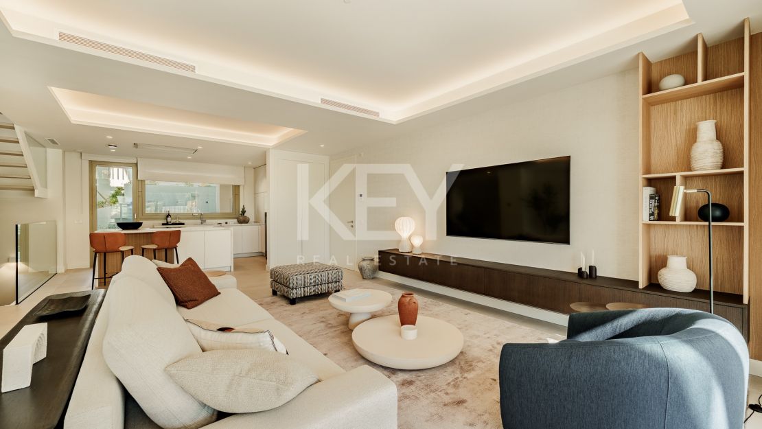 Triplex with rooftop pool and garden in Benalús, Marbella Golden Mile