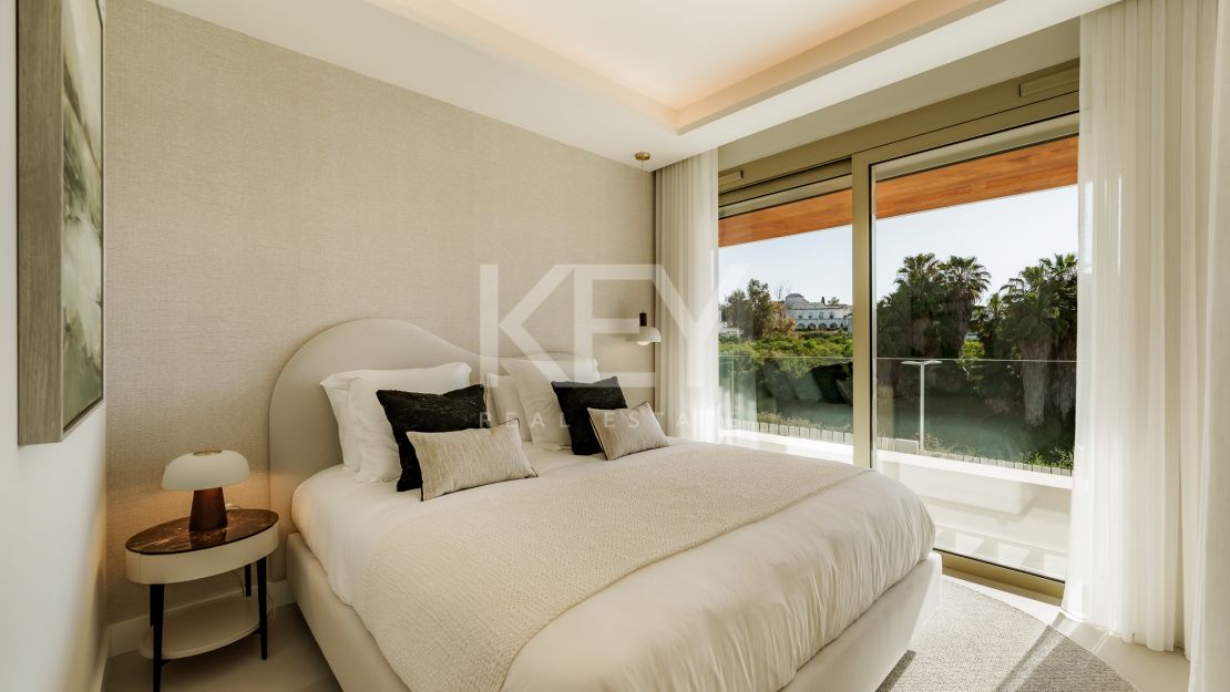 Triplex with rooftop pool and garden in Benalús, Marbella Golden Mile