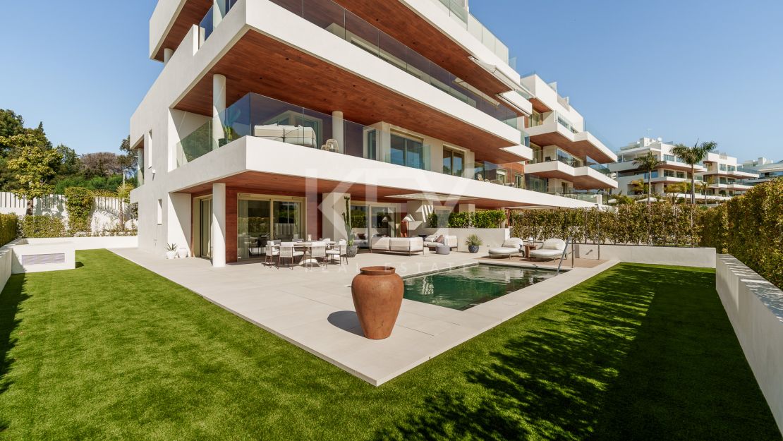Triplex with rooftop pool and garden in Benalús, Marbella Golden Mile