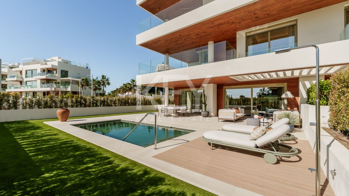 Triplex with rooftop pool and garden in Benalús, Marbella Golden Mile