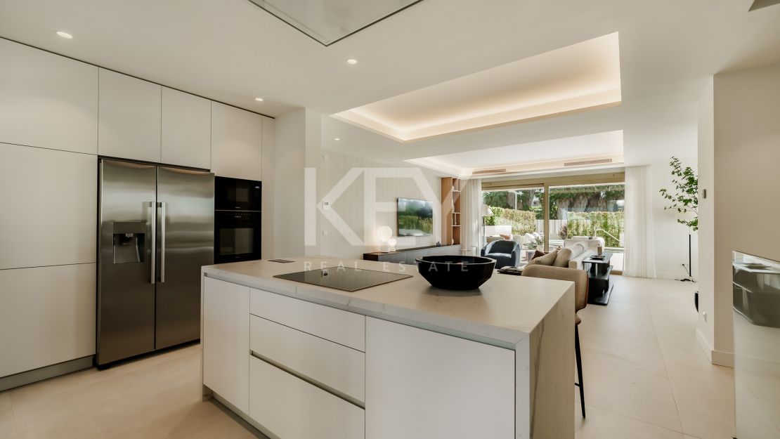 Triplex with rooftop pool and garden in Benalús, Marbella Golden Mile