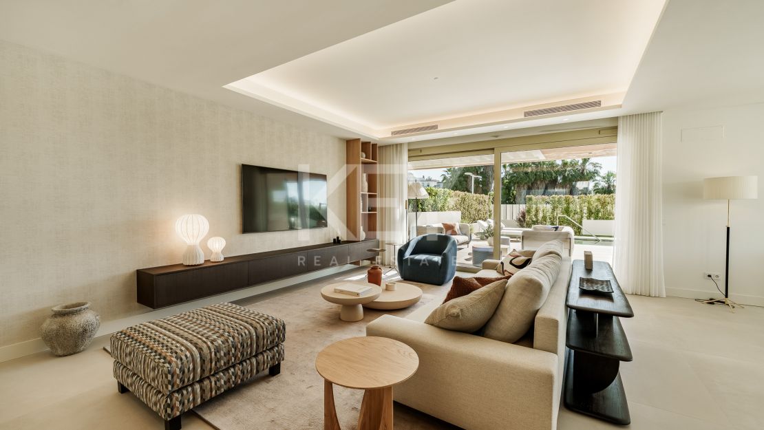 Triplex with rooftop pool and garden in Benalús, Marbella Golden Mile