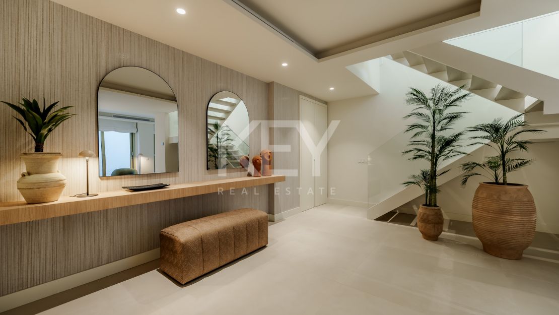 Triplex with rooftop pool and garden in Benalús, Marbella Golden Mile