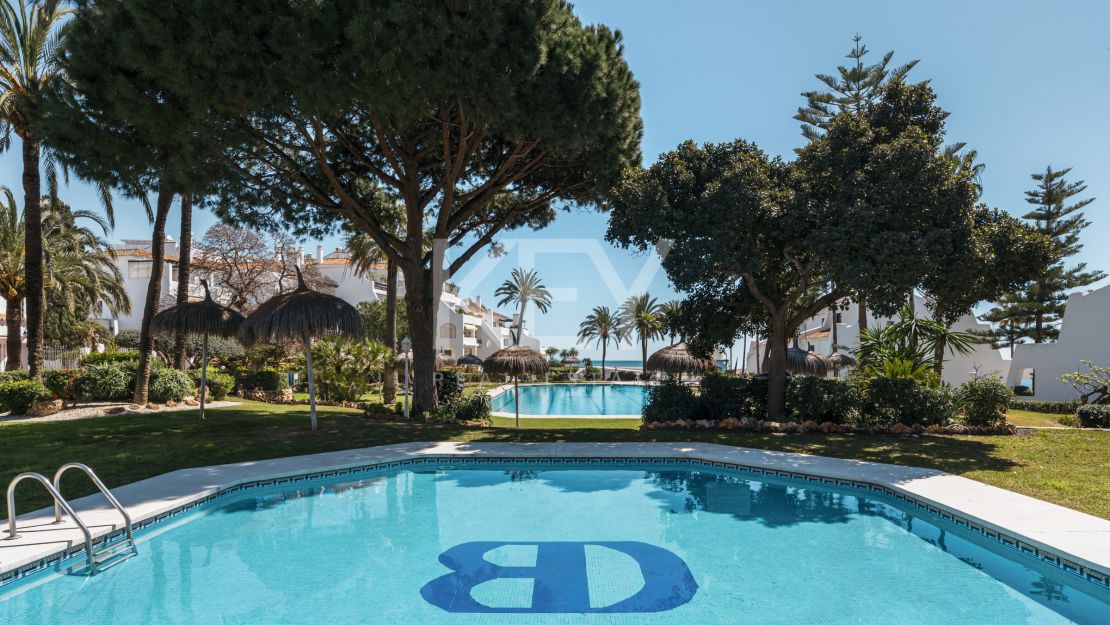 Frontline beach Apartment with Mediterranean charm on Coral Beach, Marbella Golden Mile