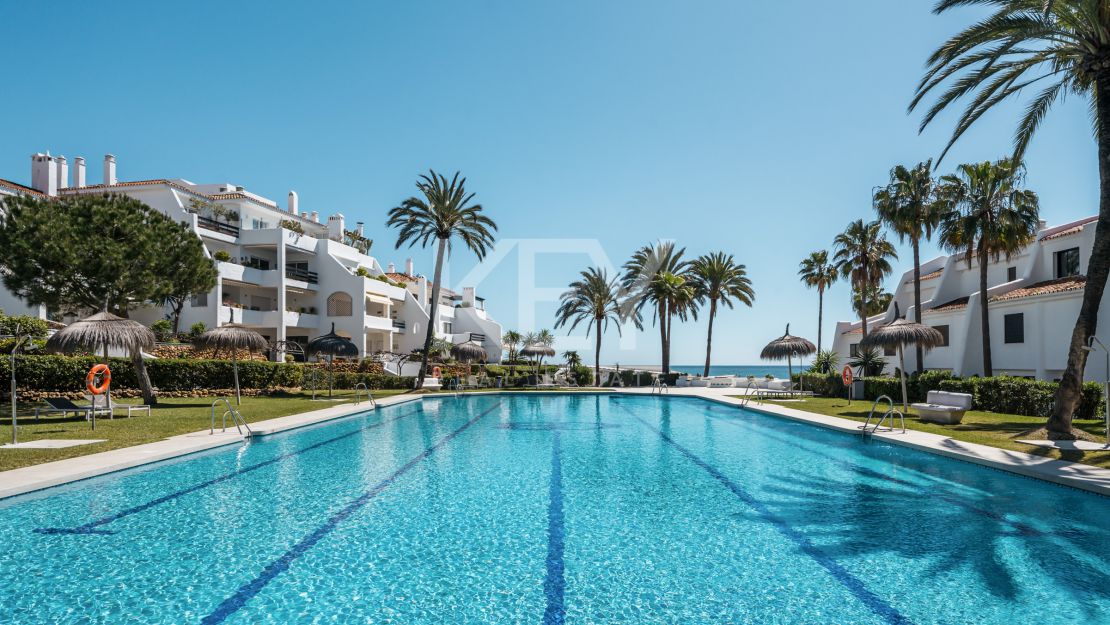 Frontline beach Apartment with Mediterranean charm on Coral Beach, Marbella Golden Mile
