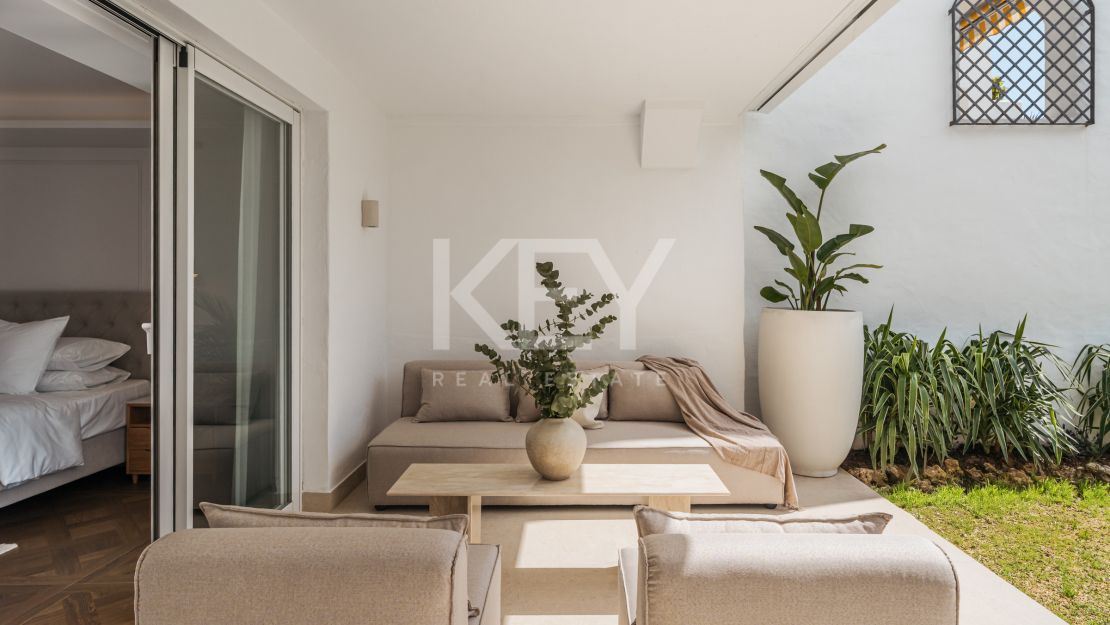 Frontline beach Apartment with Mediterranean charm on Coral Beach, Marbella Golden Mile