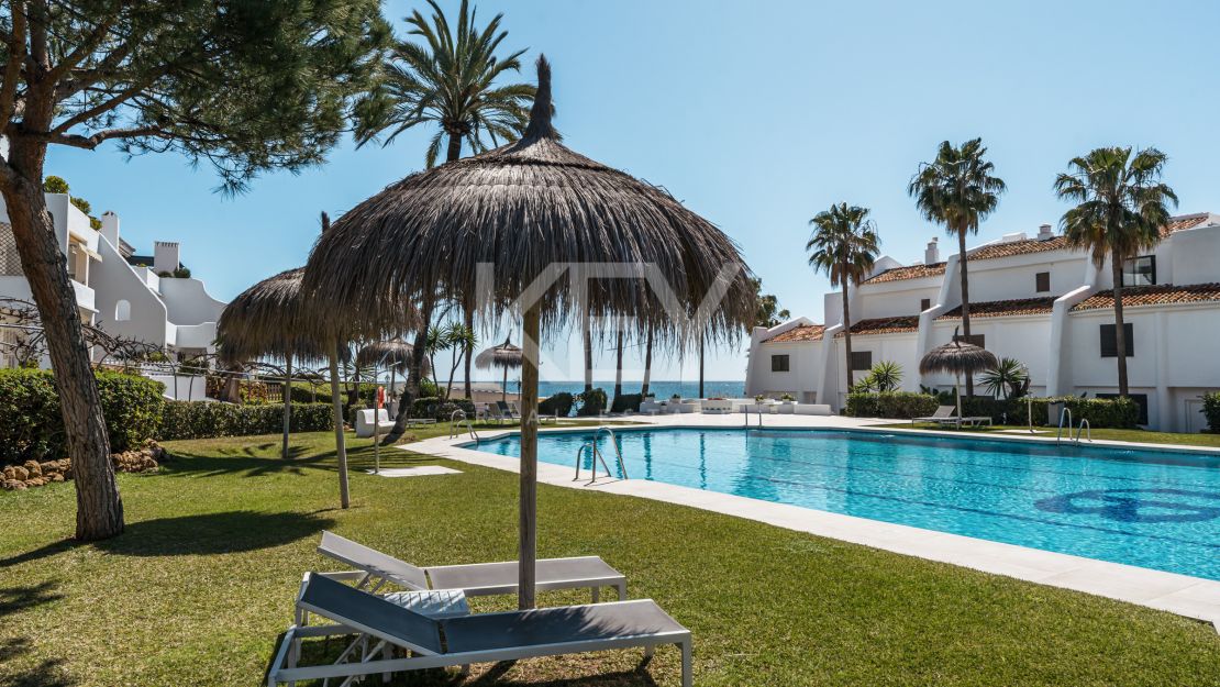 Frontline beach Apartment with Mediterranean charm on Coral Beach, Marbella Golden Mile