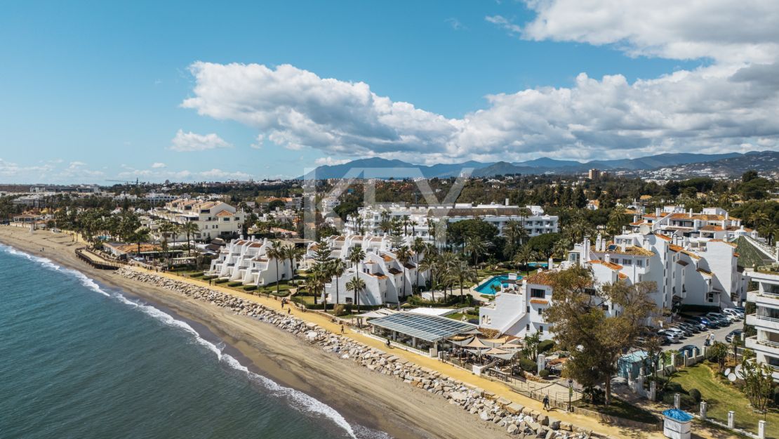 Frontline beach Apartment with Mediterranean charm on Coral Beach, Marbella Golden Mile