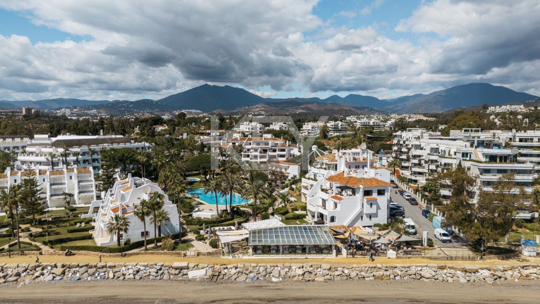 Frontline beach Apartment with Mediterranean charm on Coral Beach, Marbella Golden Mile