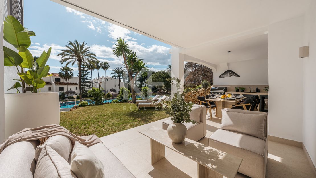 Frontline beach Apartment with Mediterranean charm on Coral Beach, Marbella Golden Mile