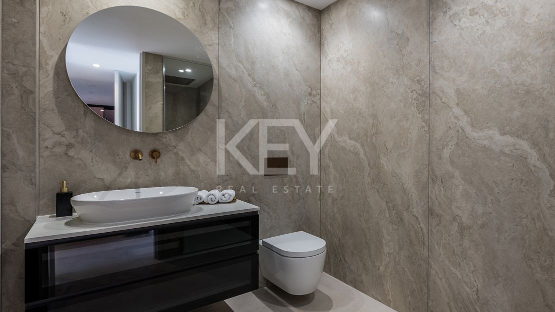 Андалузская вилла с видом на Ла Конча в Лас-Брисас, Нуэва Андалусия