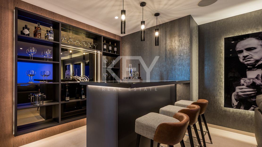 Андалузская вилла с видом на Ла Конча в Лас-Брисас, Нуэва Андалусия