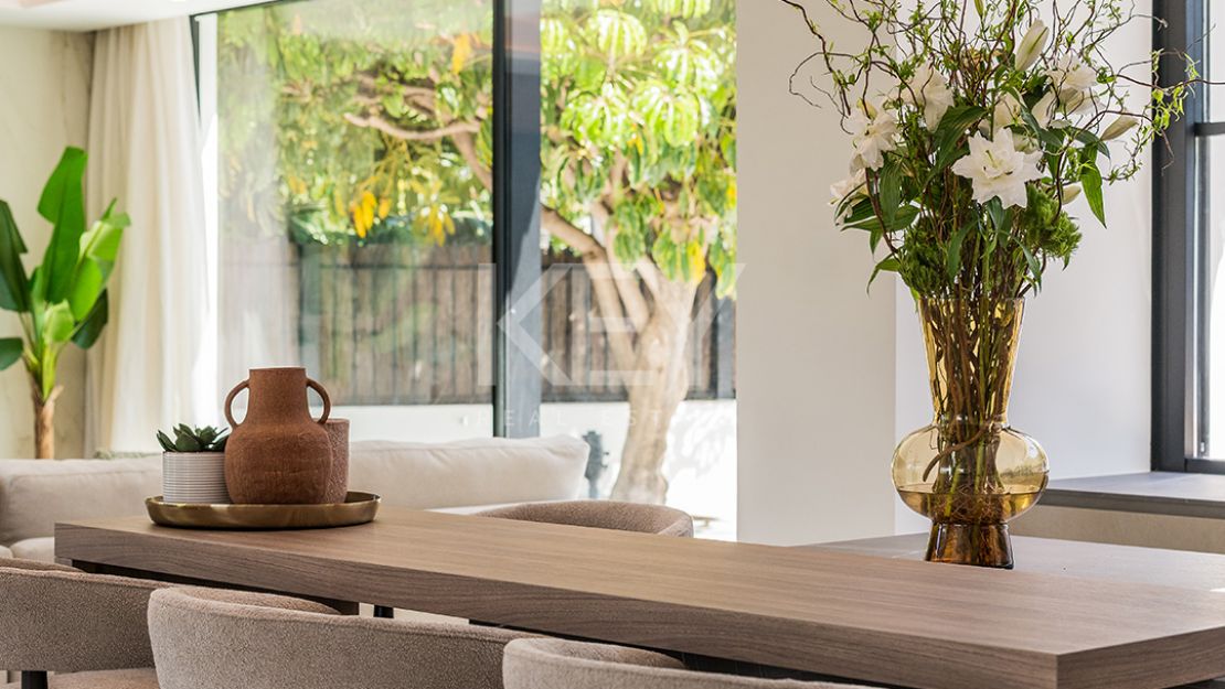 Андалузская вилла с видом на Ла Конча в Лас-Брисас, Нуэва Андалусия