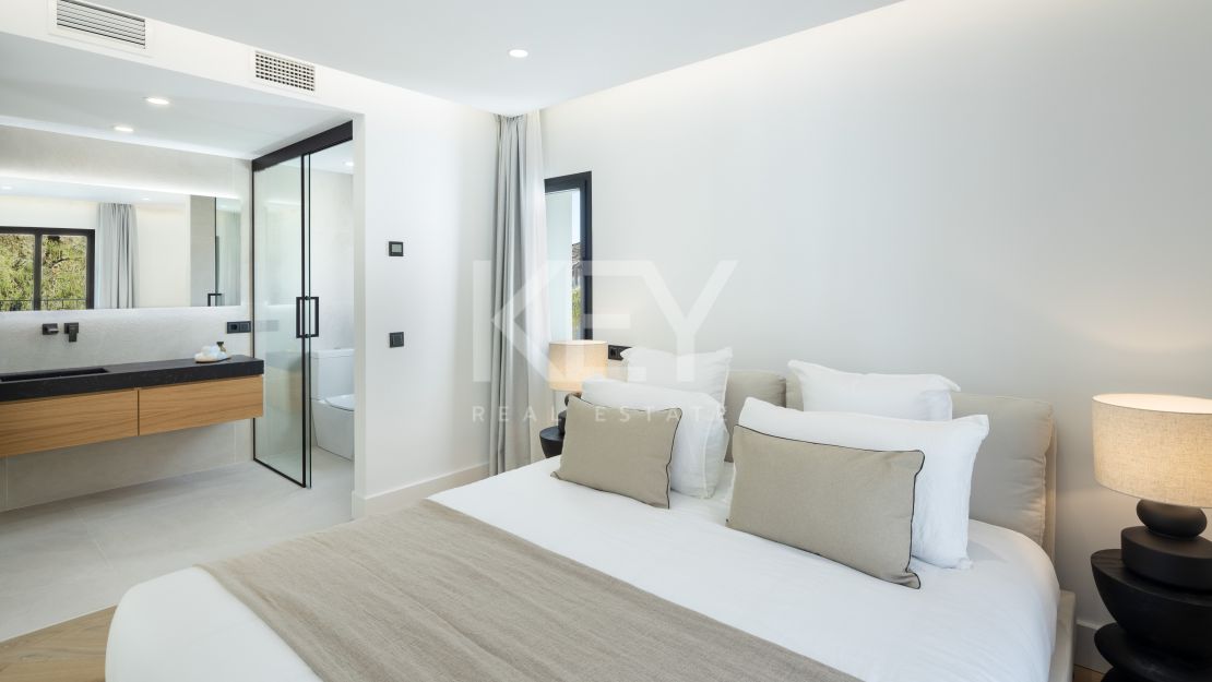 Вилла с панорамными видами и изысканным дизайном в Ла Кинта, Бенахавис