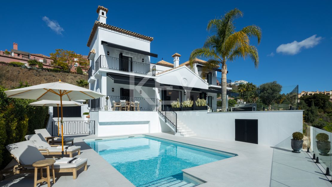 Вилла с панорамными видами и изысканным дизайном в Ла Кинта, Бенахавис