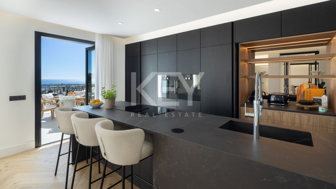 Вилла с панорамными видами и изысканным дизайном в Ла Кинта, Бенахавис