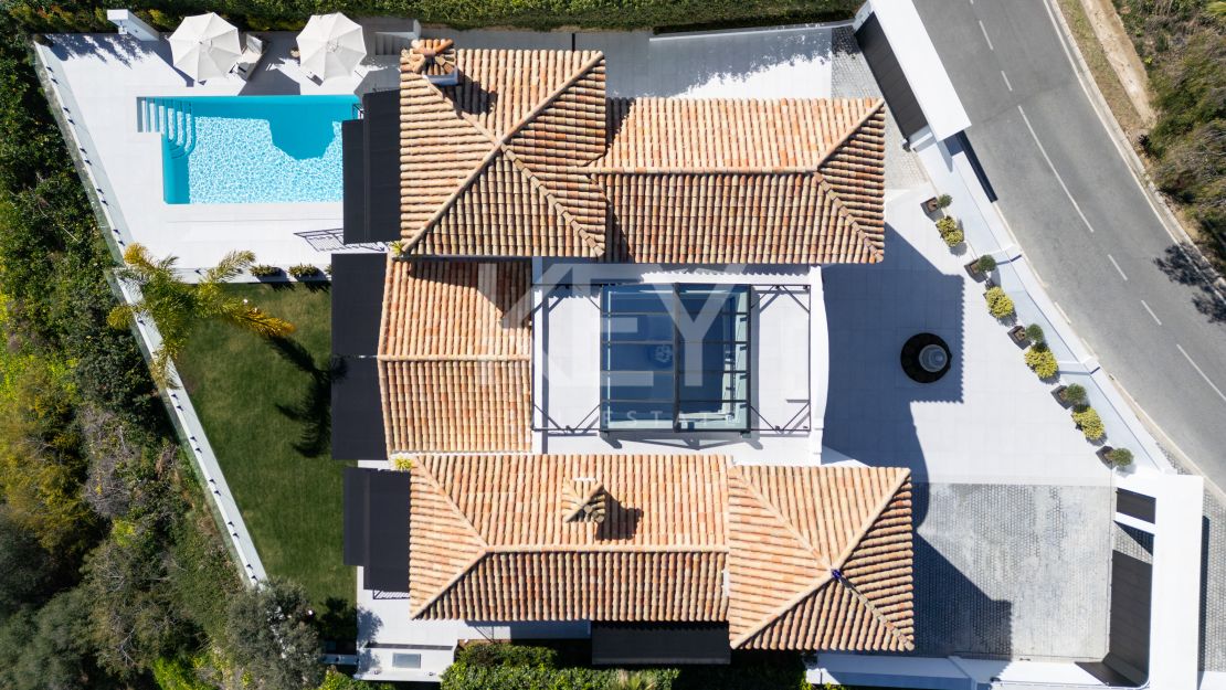 Вилла с панорамными видами и изысканным дизайном в Ла Кинта, Бенахавис