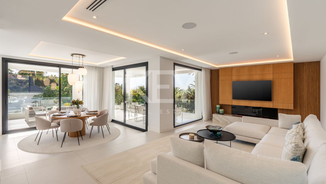 Villa llave en mano con piscina climatizada e interiores de diseño en Marbesa, Marbella Este