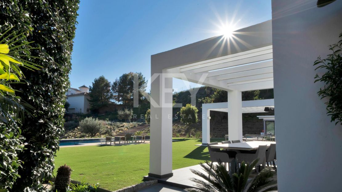 Новая роскошная вилла – уединение и панорамные виды в Монте Майор, Бенахавис