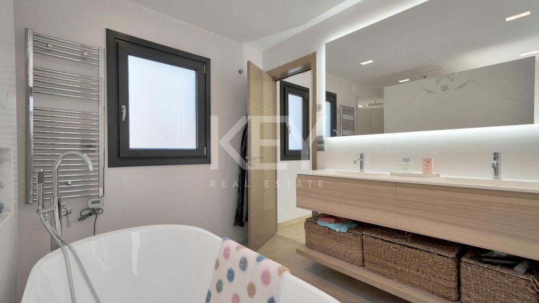 Новая роскошная вилла – уединение и панорамные виды в Монте Майор, Бенахавис