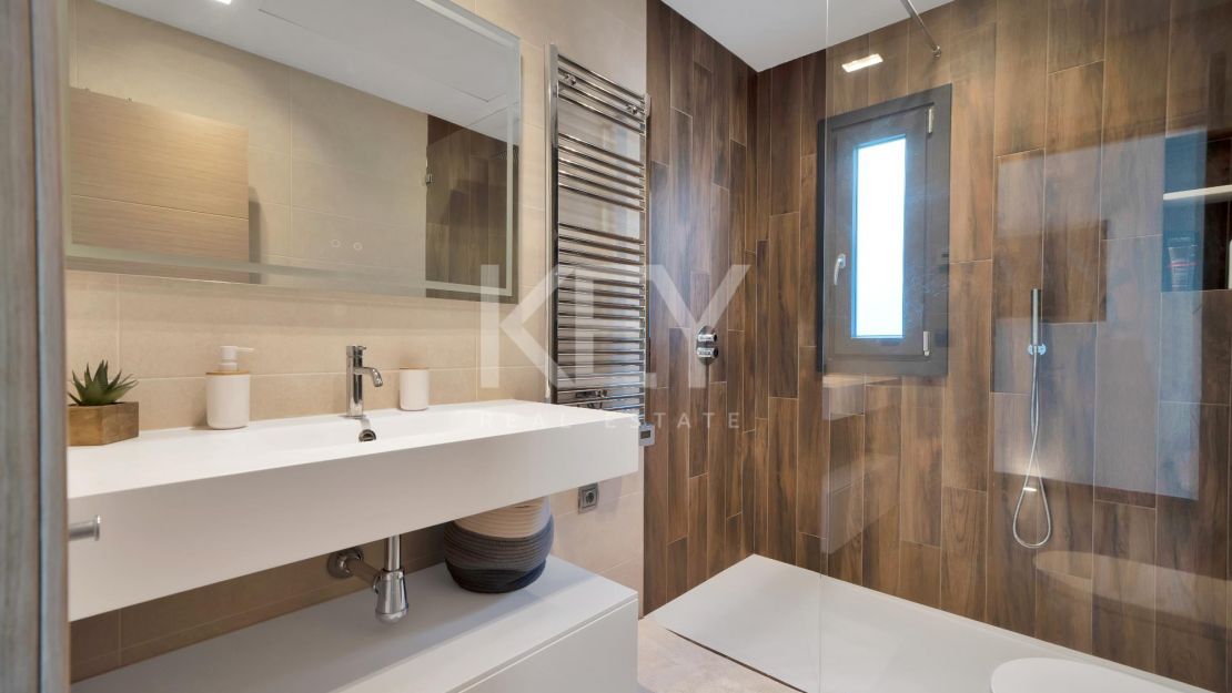 Новая роскошная вилла – уединение и панорамные виды в Монте Майор, Бенахавис