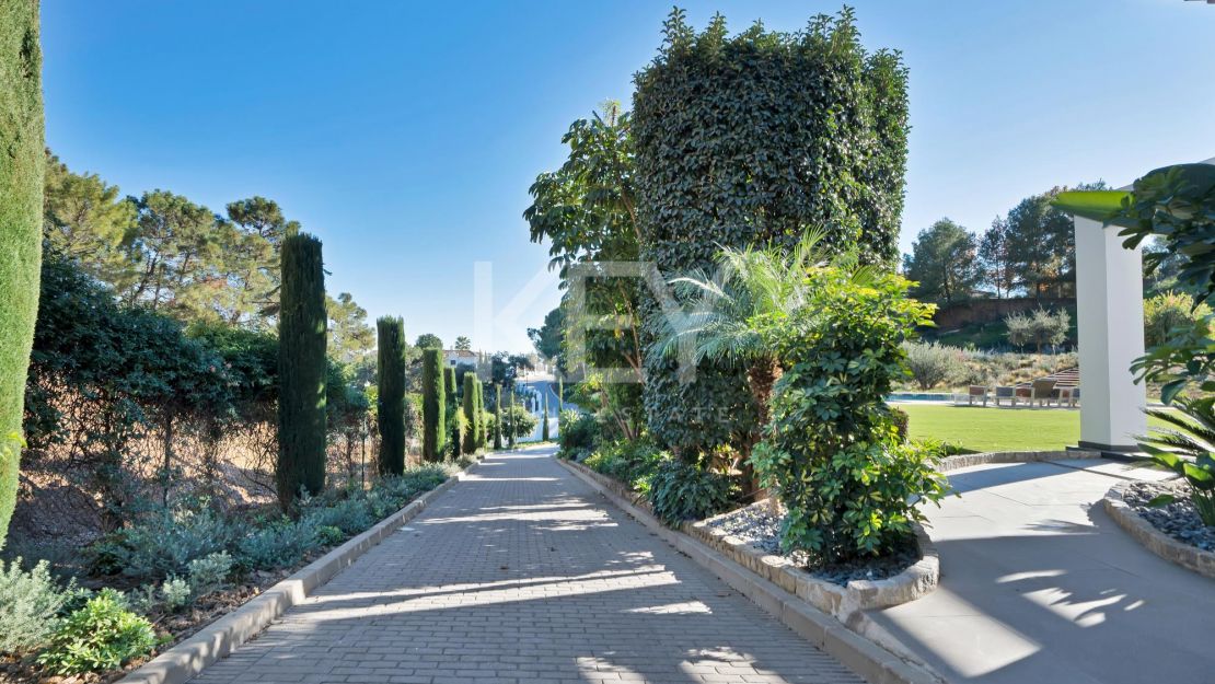 Новая роскошная вилла – уединение и панорамные виды в Монте Майор, Бенахавис