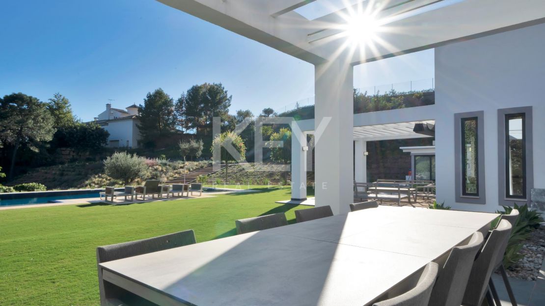 Новая роскошная вилла – уединение и панорамные виды в Монте Майор, Бенахавис