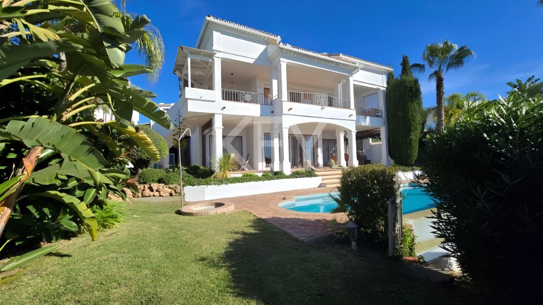 Villa excepcional con vistas panorámicas en Río Real, Marbella
