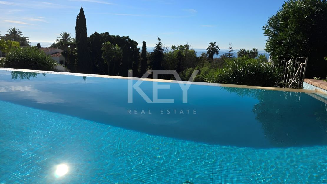 Villa excepcional con vistas panorámicas en Río Real, Marbella