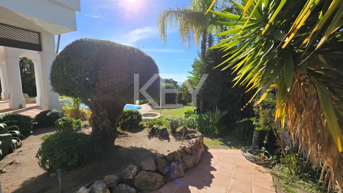 Villa excepcional con vistas panorámicas en Río Real, Marbella
