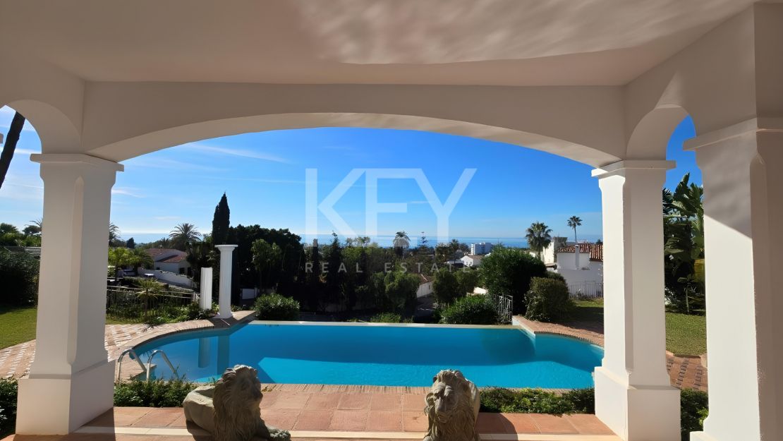 Villa excepcional con vistas panorámicas en Río Real, Marbella