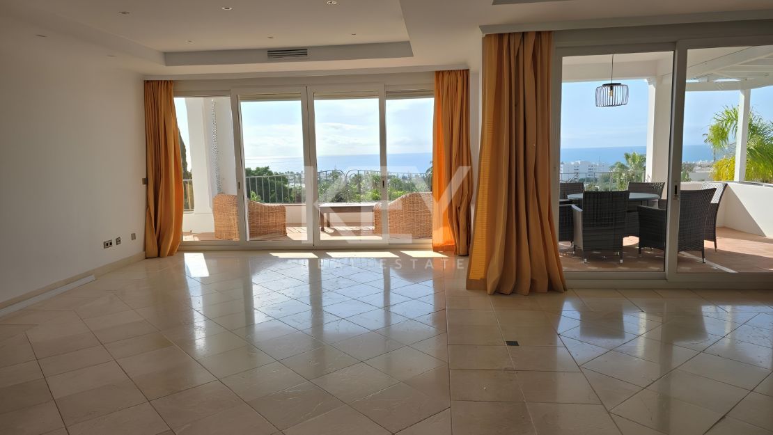 Villa excepcional con vistas panorámicas en Río Real, Marbella