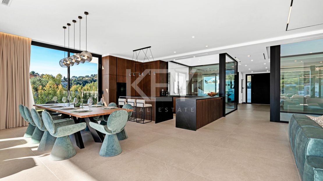 Sophisticated contemporary villa with panoramic views in El Madroñal, Benahavís