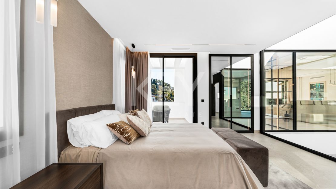 Sophisticated contemporary villa with panoramic views in El Madroñal, Benahavís