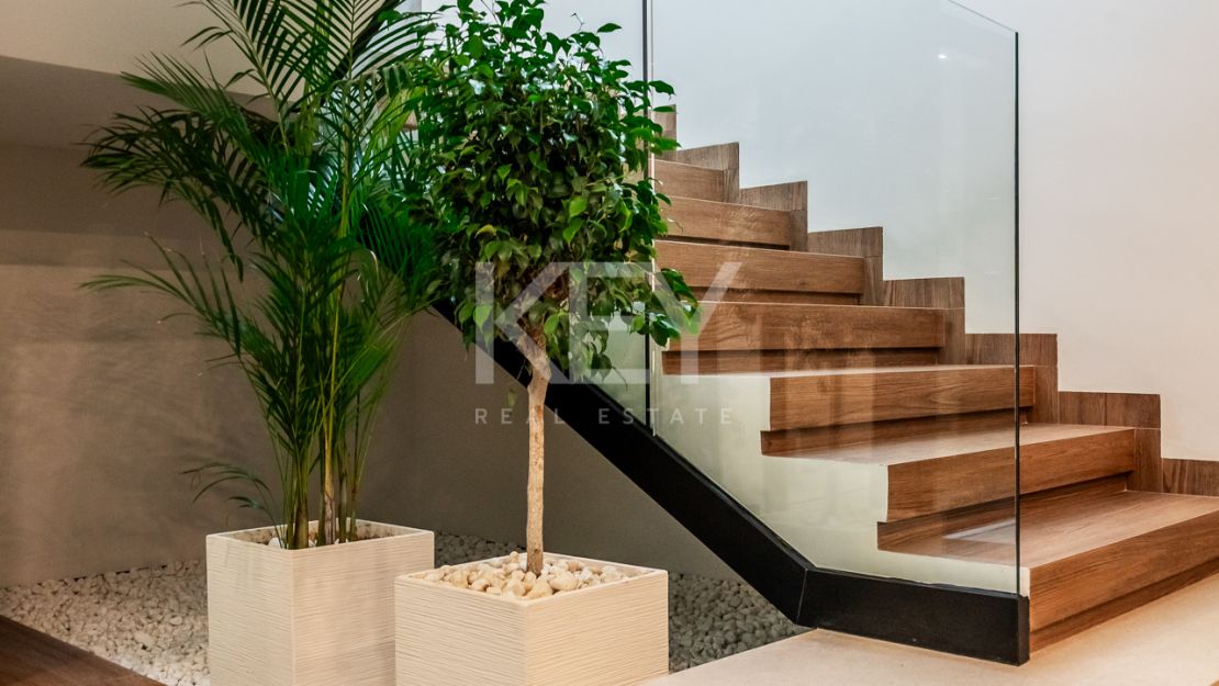 Sophisticated contemporary villa with panoramic views in El Madroñal, Benahavís