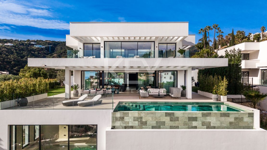 Sophisticated contemporary villa with panoramic views in El Madroñal, Benahavís