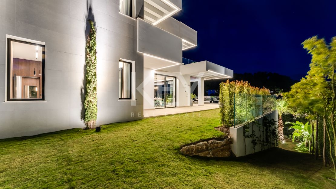 Ultra-modern villa with panoramic views in El Madroñal, Benahavís