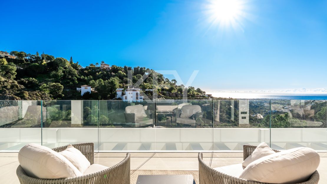 Ultra-modern villa with panoramic views in El Madroñal, Benahavís