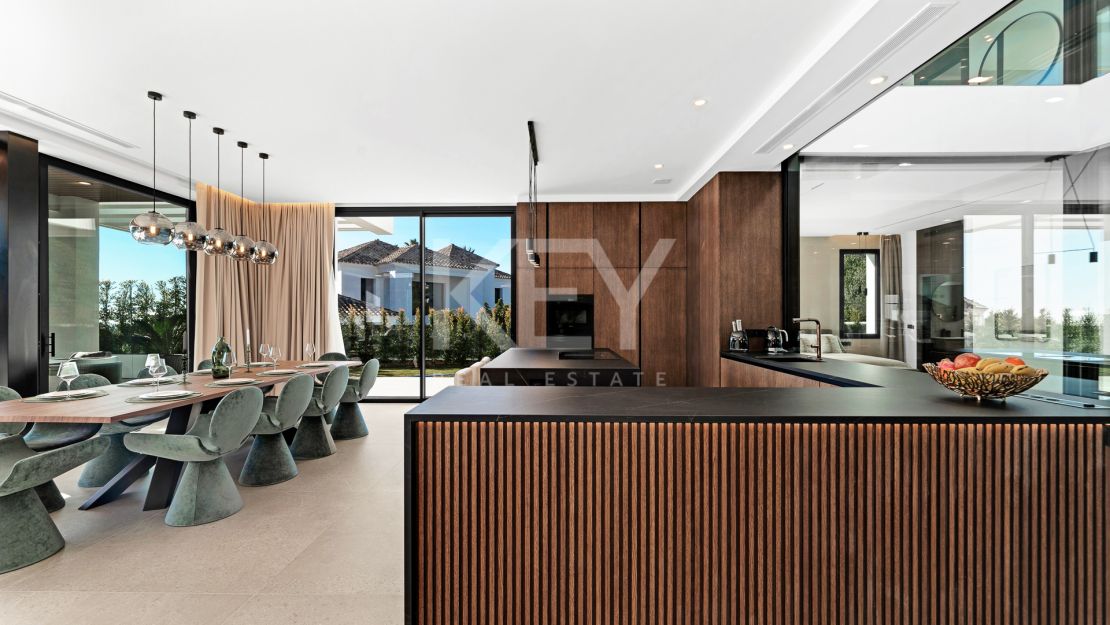 Ultra-modern villa with panoramic views in El Madroñal, Benahavís