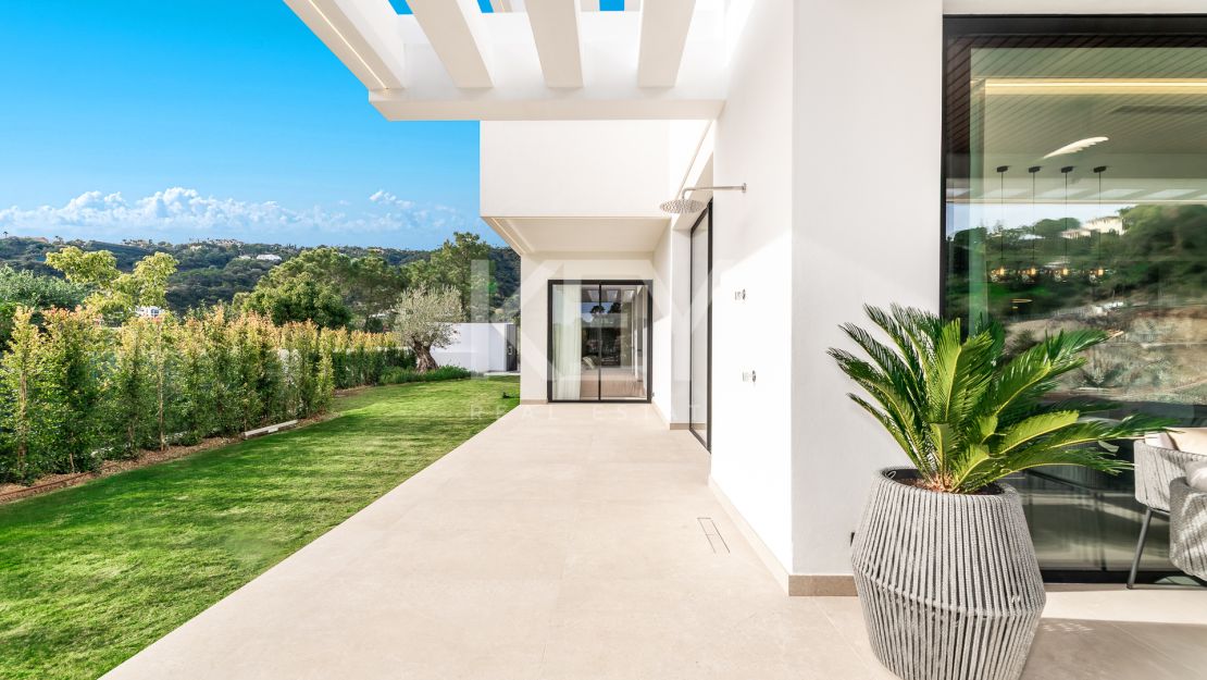 Ultra-modern villa with panoramic views in El Madroñal, Benahavís