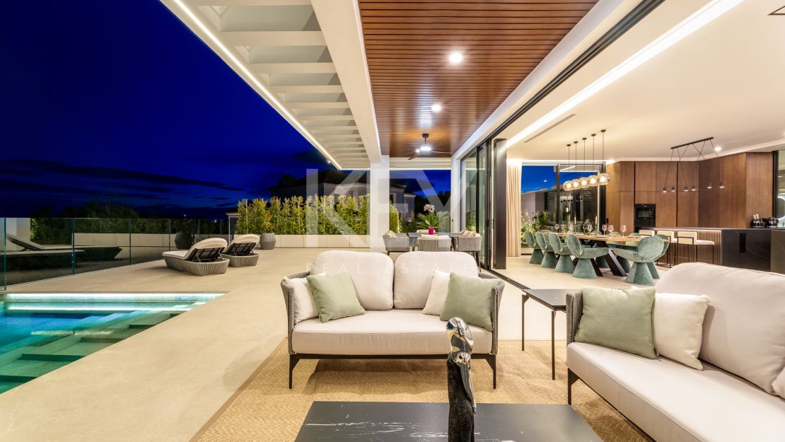 Ultra-modern villa with panoramic views in El Madroñal, Benahavís
